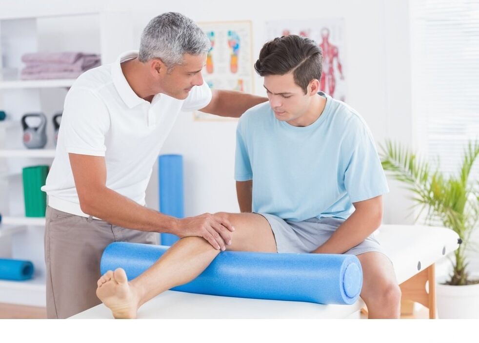 A doctor with an arthrosis of the feet